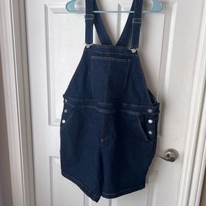 Universal Standard Short Overalls (Size Small 14/16)
